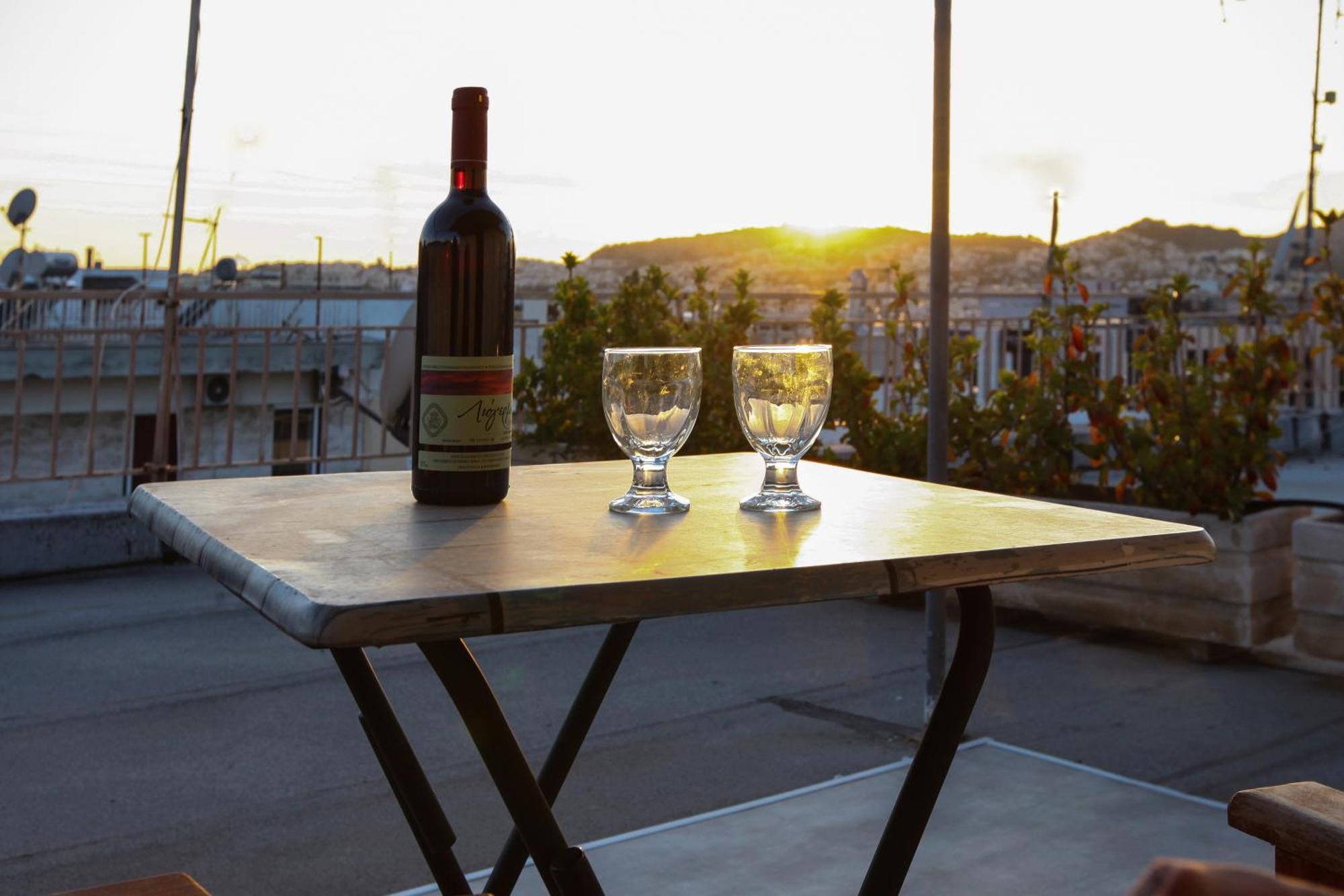 Loft Condo Next To Metro Station. Amazing View! Atenas Exterior foto