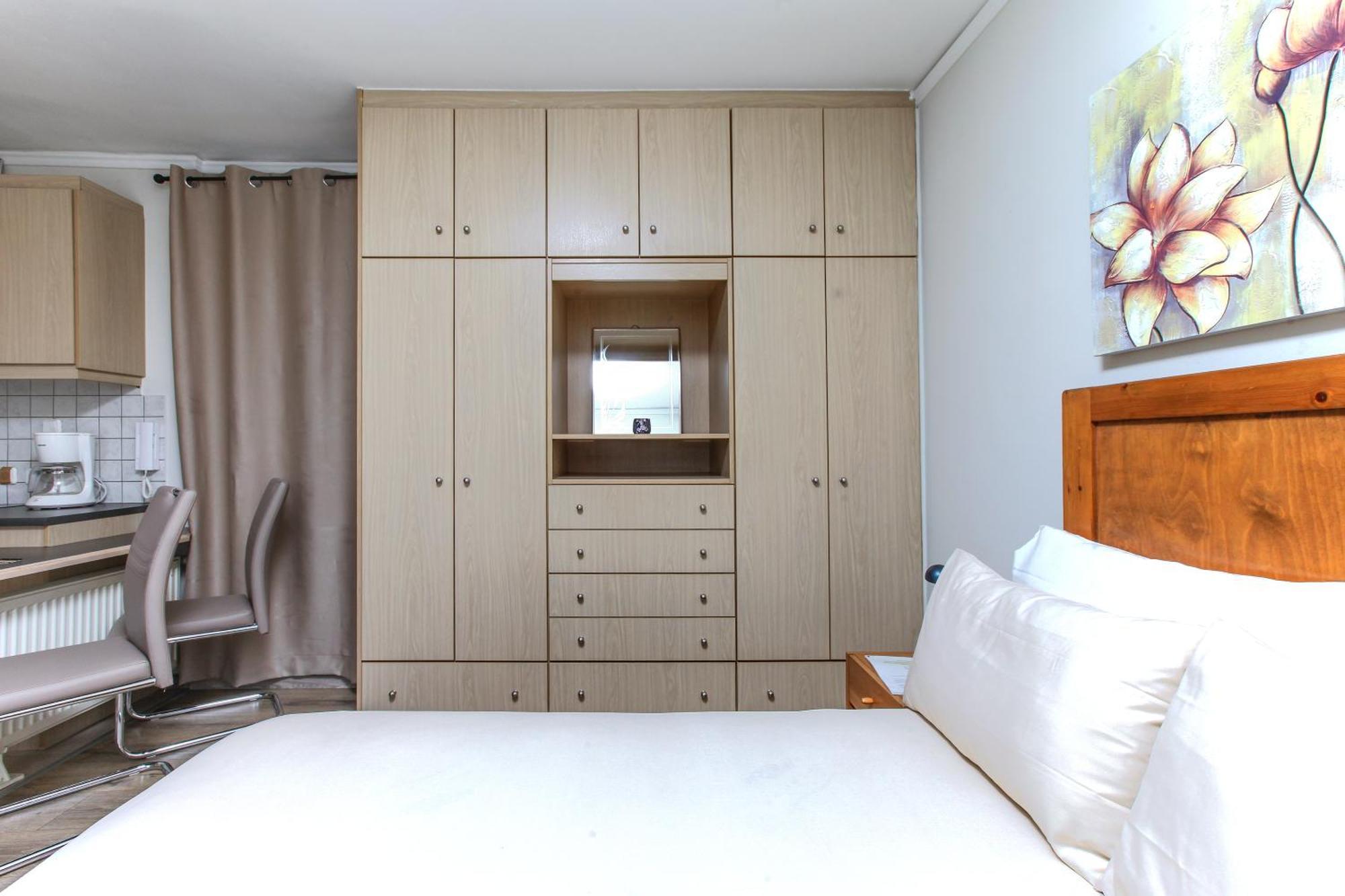 Loft Condo Next To Metro Station. Amazing View! Atenas Exterior foto